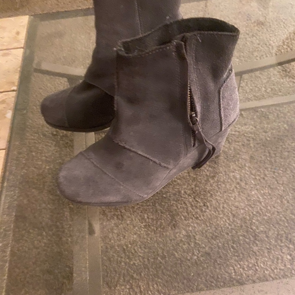 Toms wedges ankle boots with zipper on the side. Size 7